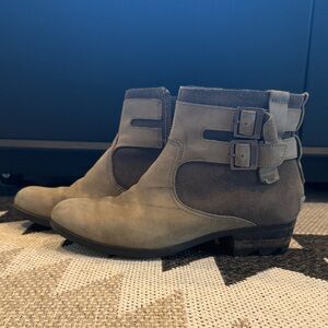 Sorel Women's Two-Tone Ankle Boots